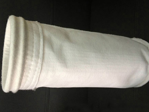 唐山(shan)覆膜(mo)滌綸(lun)針刺(ci)氈除(chu)塵布(bu)袋