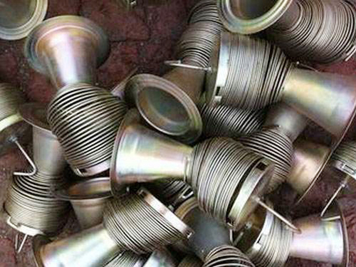 彈簧除(chu)塵骨架安(an)裝中存在(zai)哪些問題(ti)?